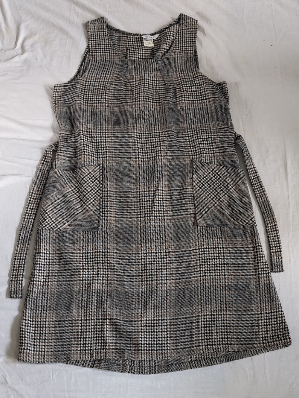 Vintage Plaid Sleeveless Shift Dress with Front Pockets, Belted Waist